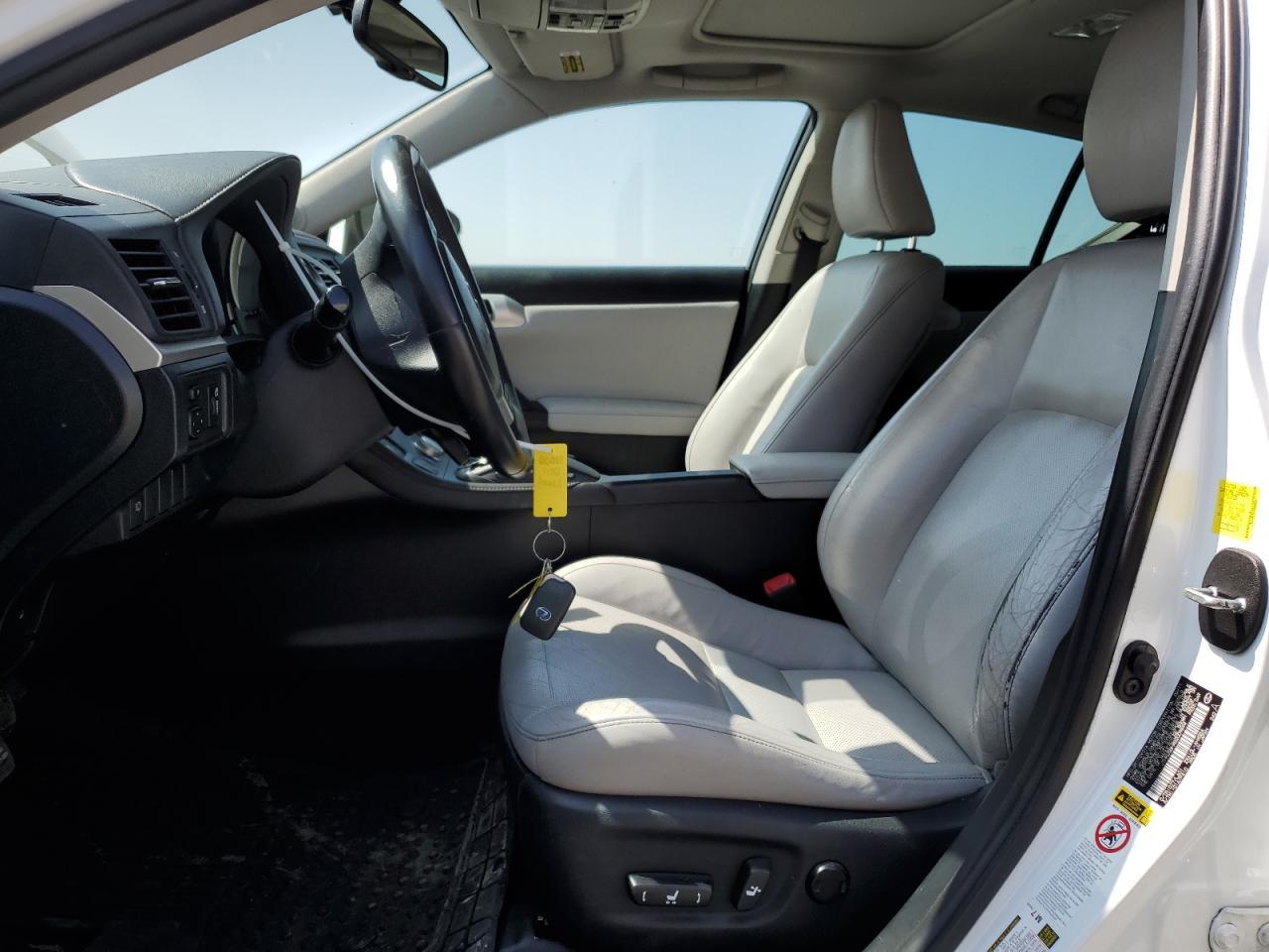 2011 LEXUS CT 200 - Image 7