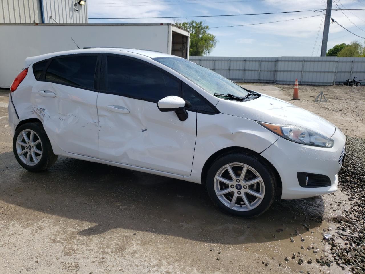 2019 FORD FIESTA SE - Image 4
