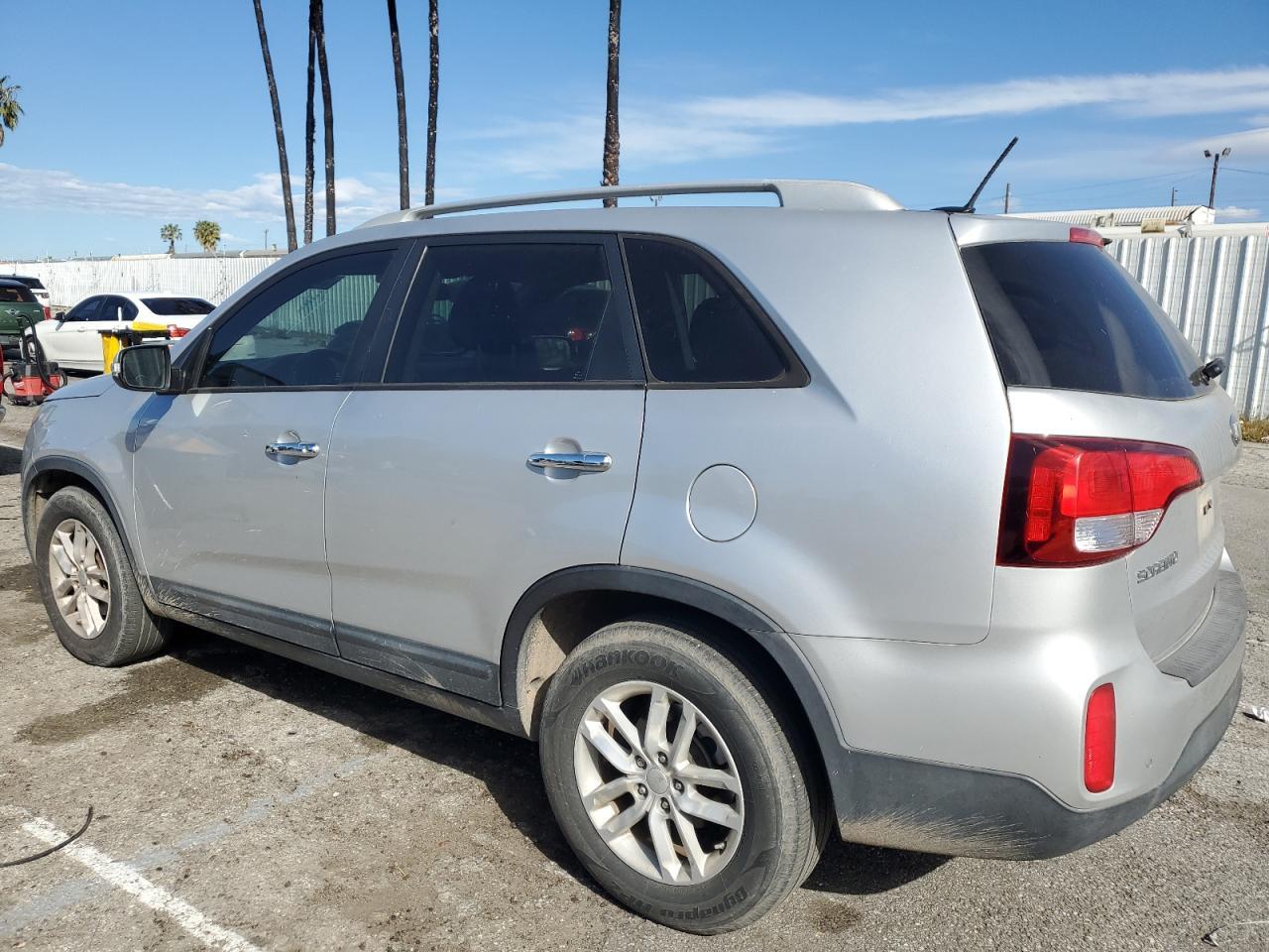 2015 KIA SORENTO LX - Image 2