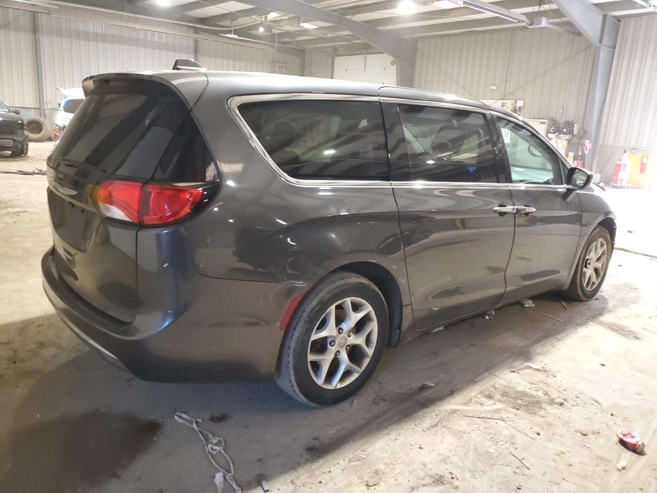 2017 CHRYSLER PACIFICA T - Image 3
