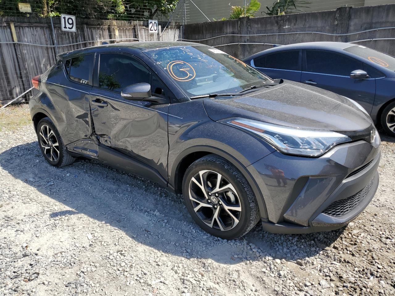2021 TOYOTA C-HR XLE - Фото 4