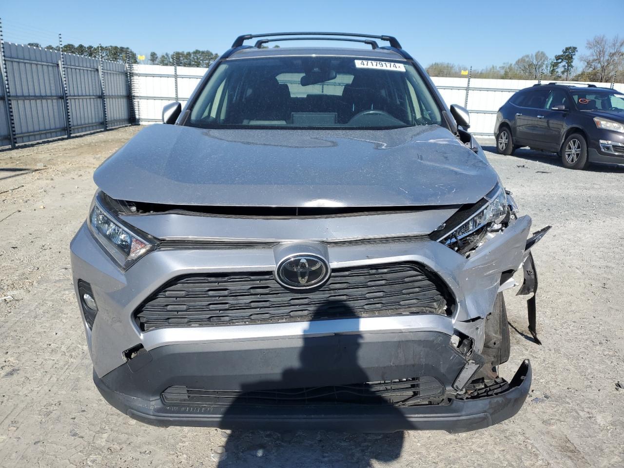 2019 TOYOTA RAV4 XLE P - Фото 5