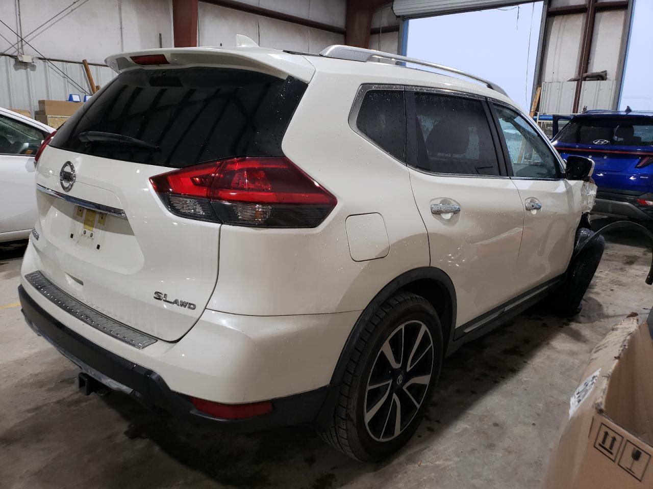 2018 NISSAN ROGUE S - Фото 3