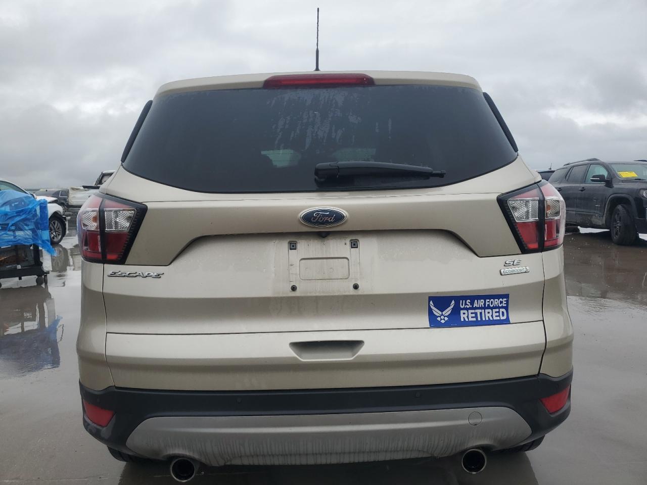 2017 FORD ESCAPE SE - Image 6