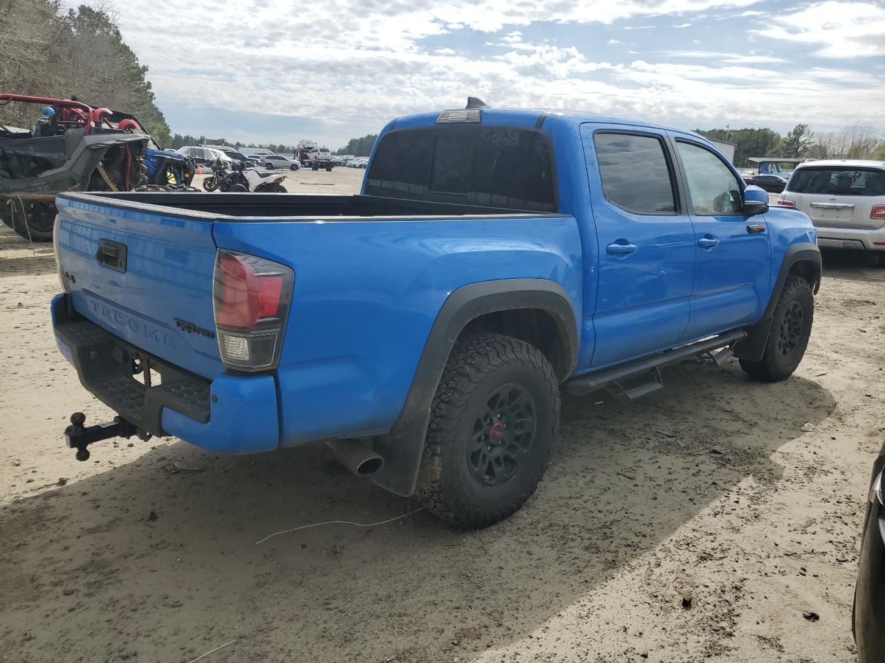 2019 TOYOTA TACOMA DOU - Фото 3