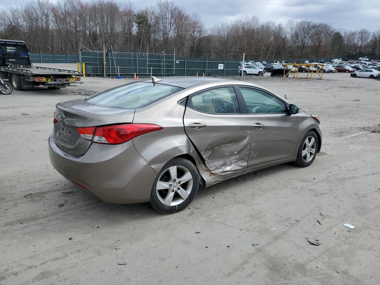 2013 HYUNDAI ELANTRA GL - Image 3