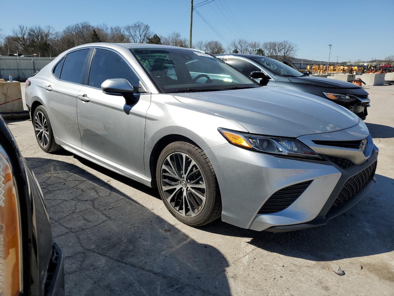 2018 TOYOTA CAMRY L - Фото 4