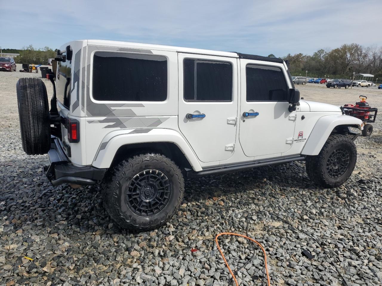 2017 JEEP WRANGLER U - Image 3