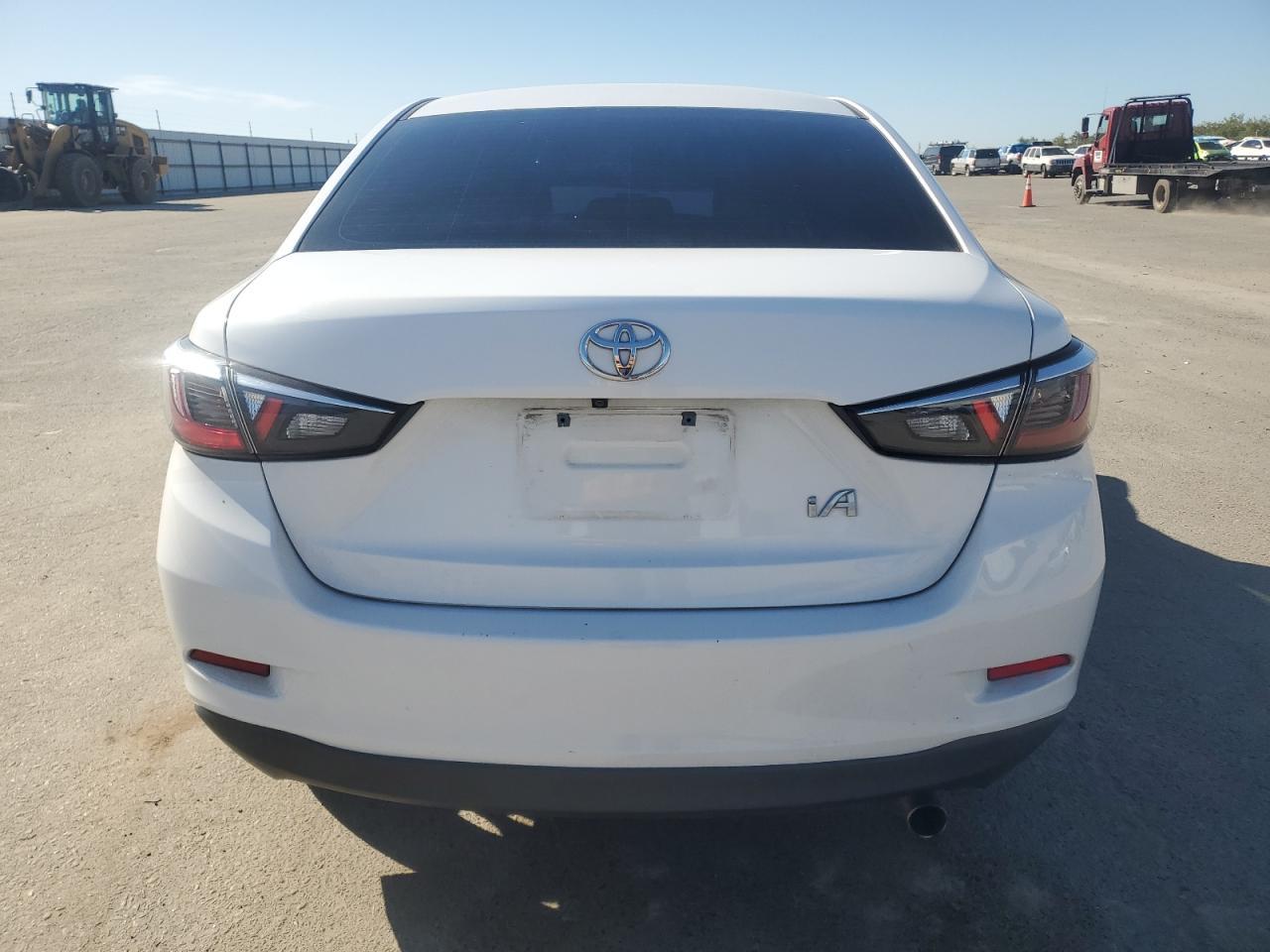 2017 TOYOTA YARIS IA - Фото 6