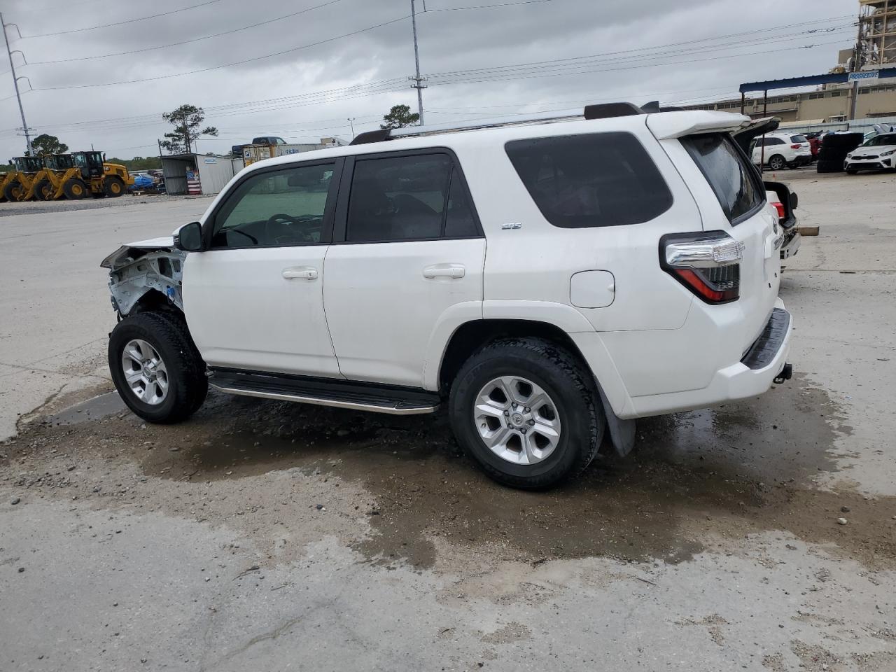 2019 TOYOTA 4RUNNER SR - Фото 2