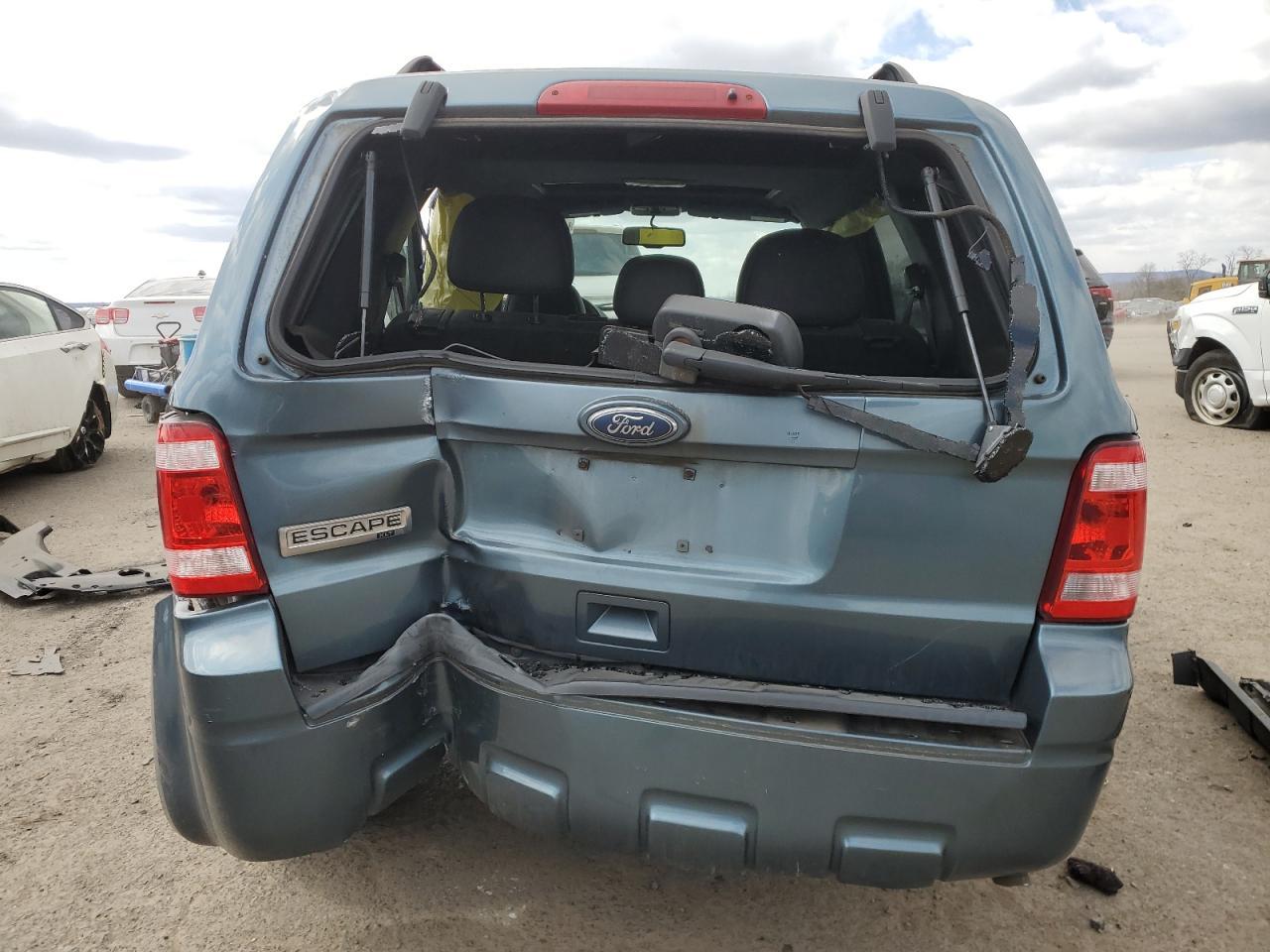 2010 FORD ESCAPE XLT - Image 6