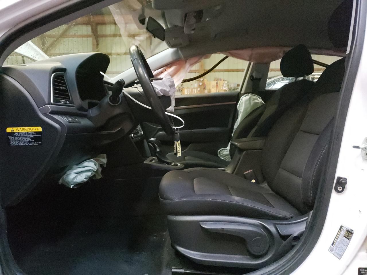 2017 HYUNDAI ELANTRA SE - Фото 7