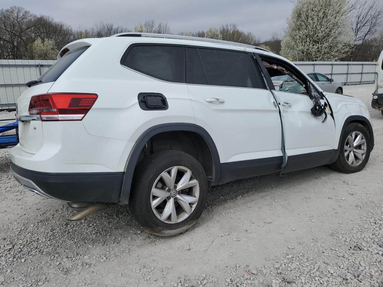 2018 VOLKSWAGEN ATLAS SE - Image 3