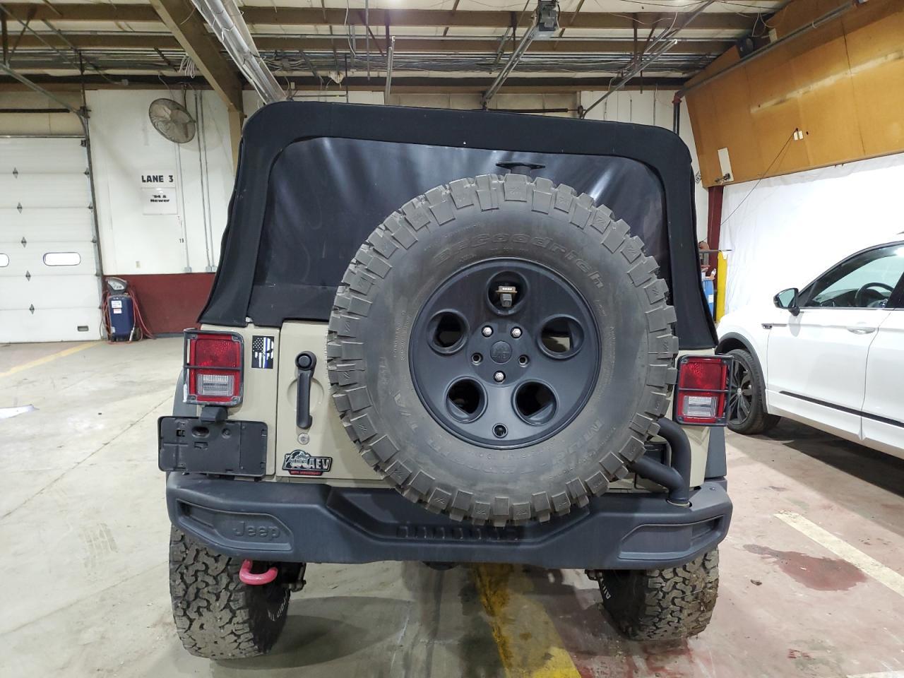 2017 JEEP WRANGLER U - Image 6
