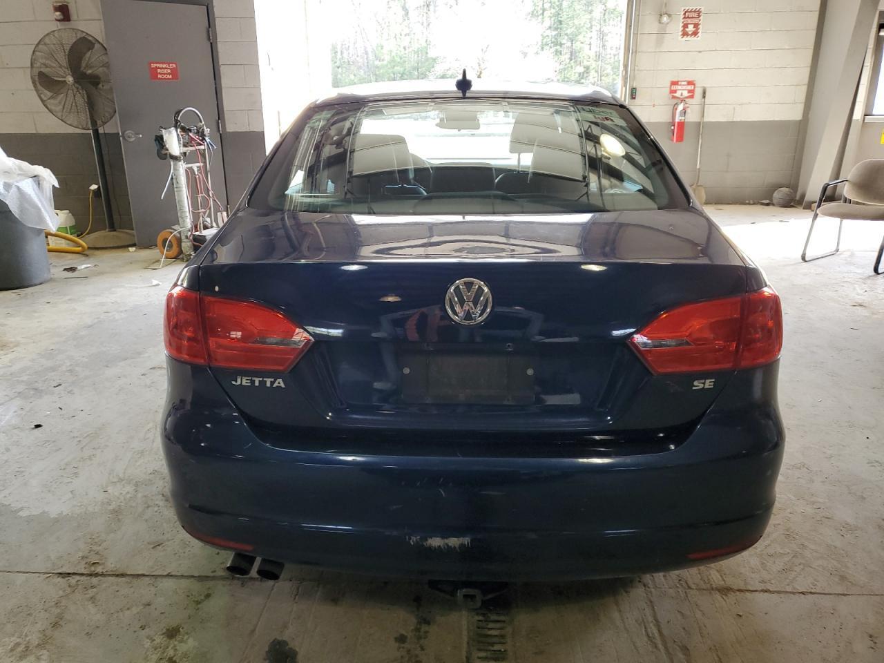 2014 VOLKSWAGEN JETTA SE - Image 6