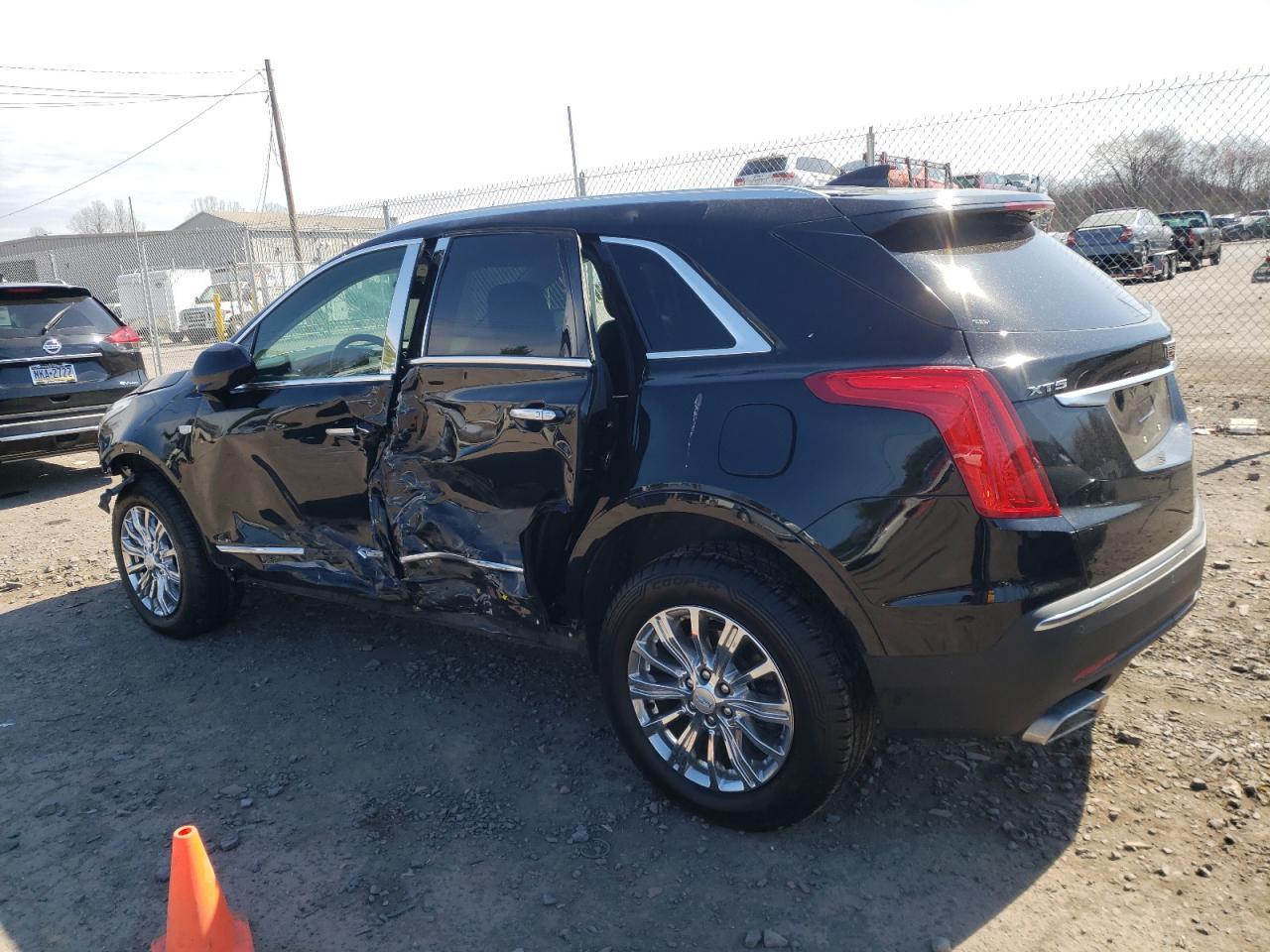 2019 CADILLAC XT5 LUXURY - Image 2