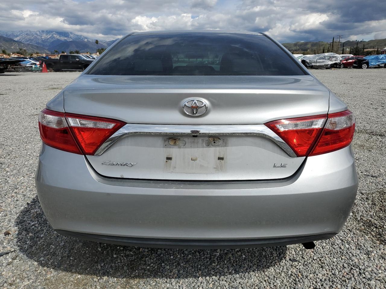 2015 TOYOTA CAMRY LE - Image 6