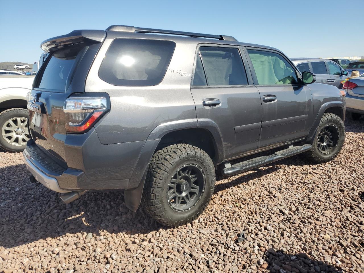 2019 TOYOTA 4RUNNER SR - Image 3