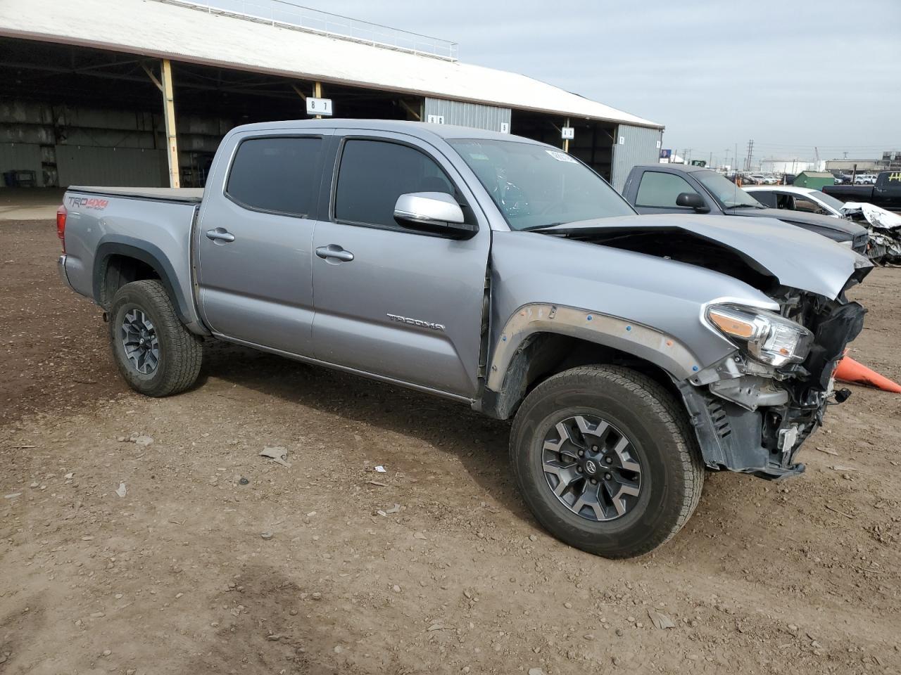 2017 TOYOTA TACOMA DOU - Фото 4