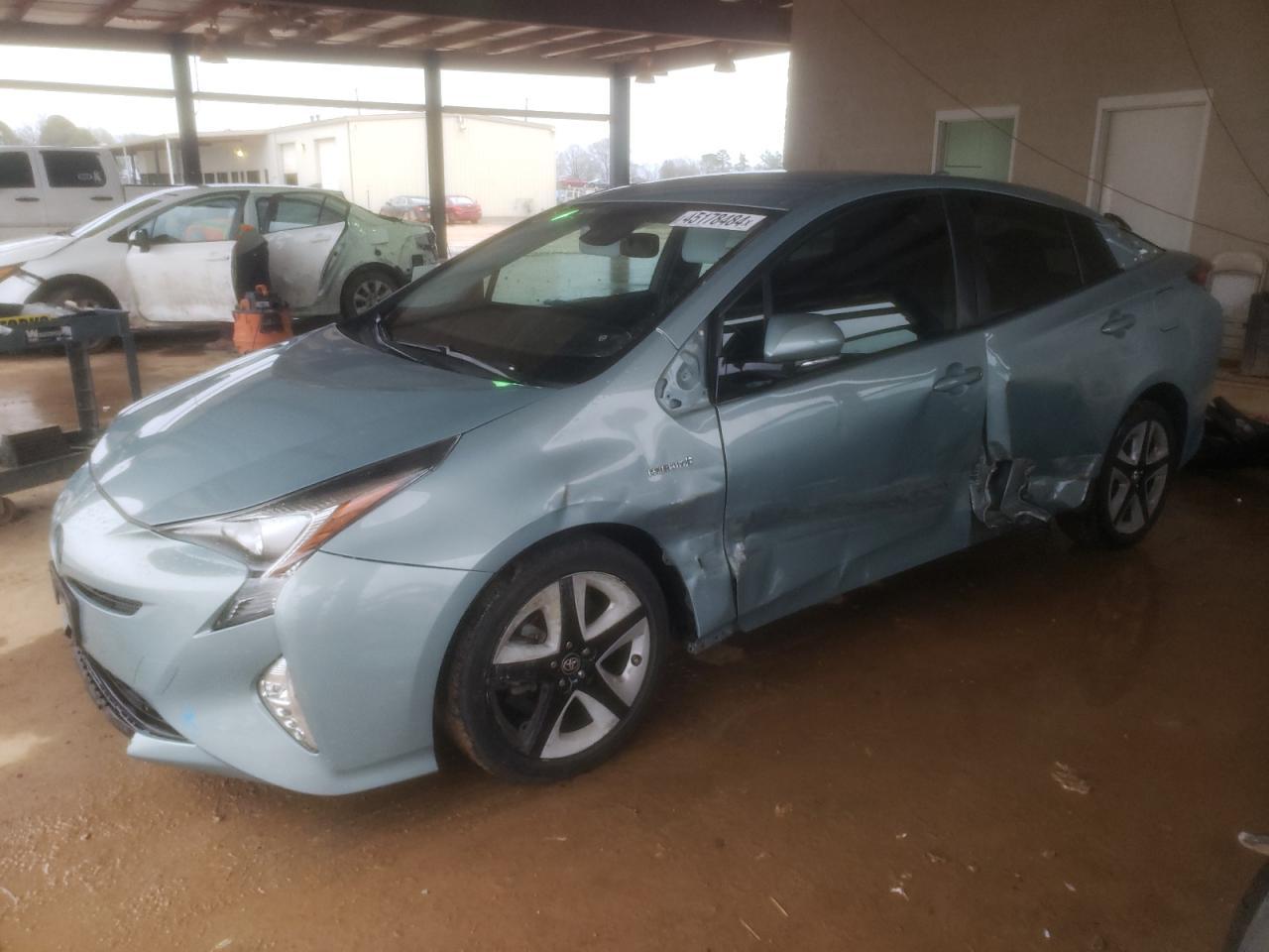 2016 TOYOTA PRIUS