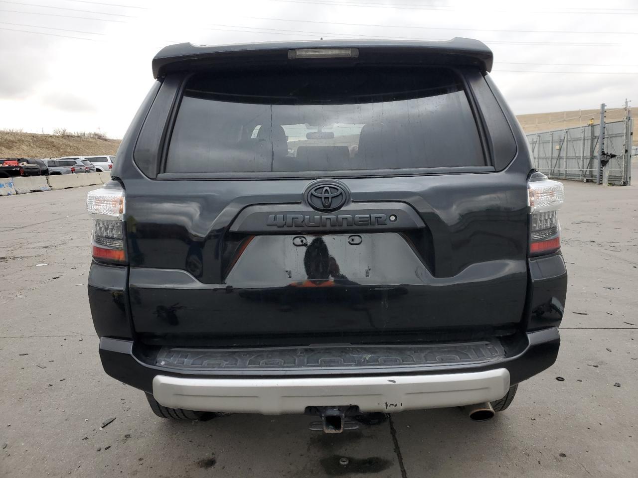 2018 TOYOTA 4RUNNER SR - Image 6