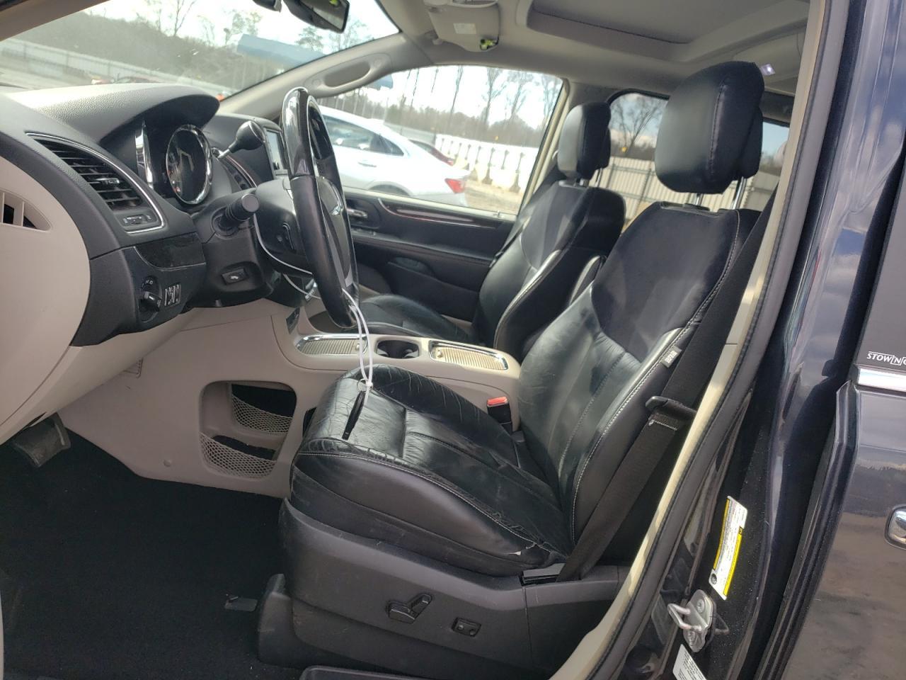 2014 CHRYSLER TOWN & COU - Image 7