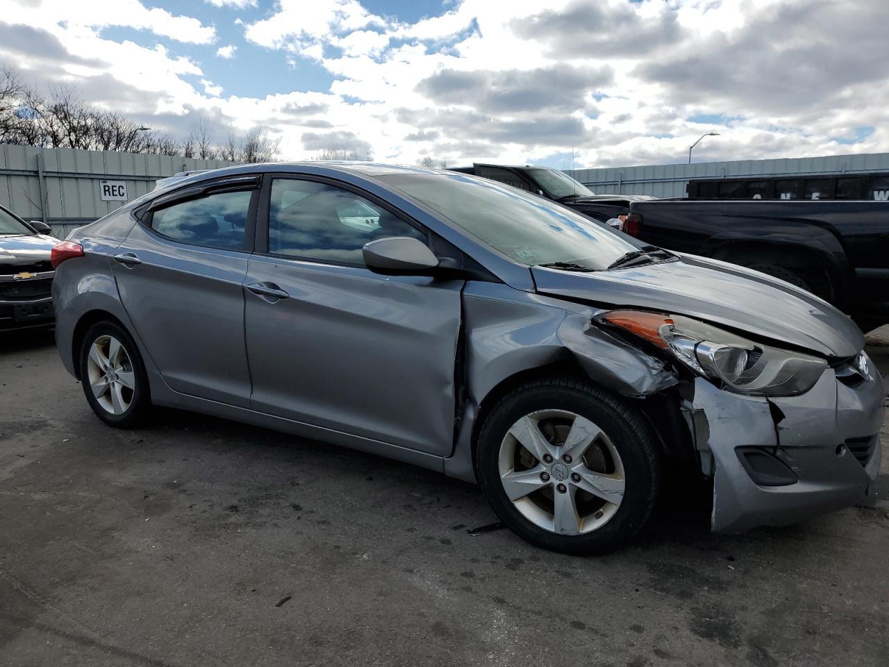 2011 HYUNDAI ELANTRA GL - Image 4