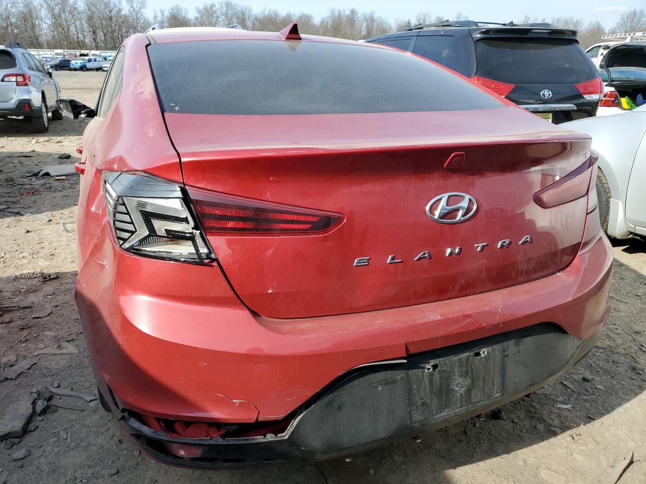 2019 HYUNDAI ELANTRA SE - Фото 6