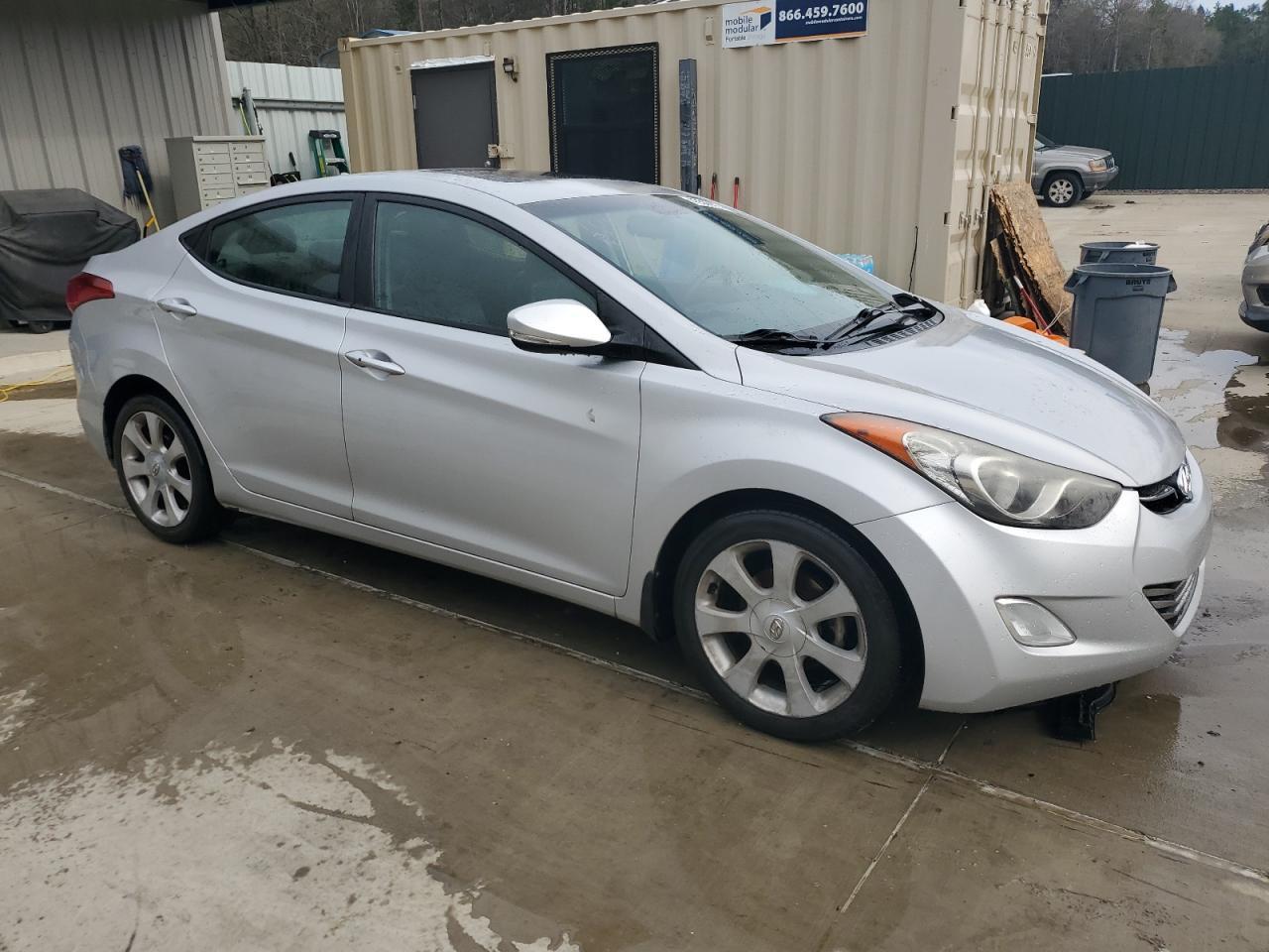 2013 HYUNDAI ELANTRA GL - Image 4