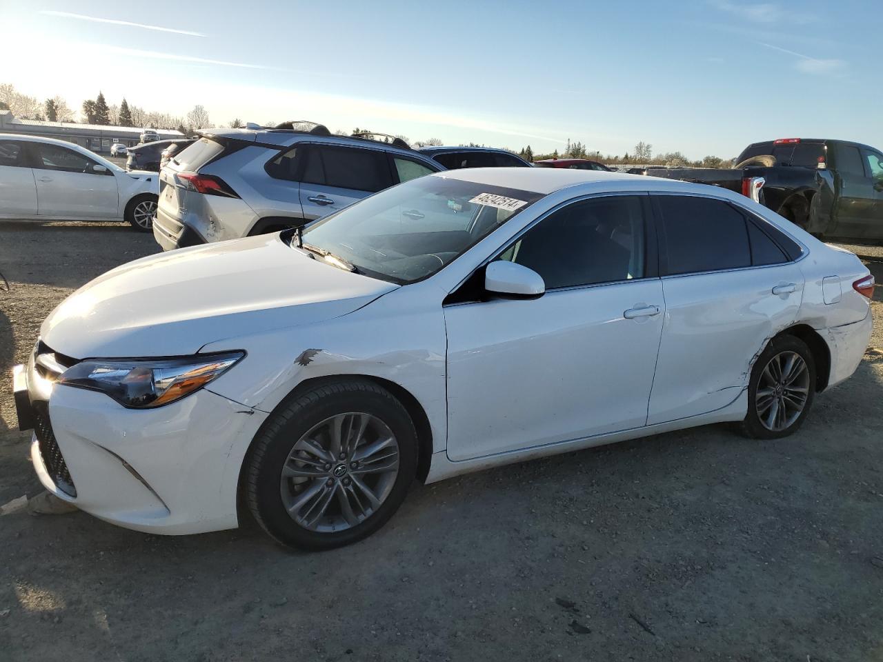 2015 TOYOTA CAMRY LE car image