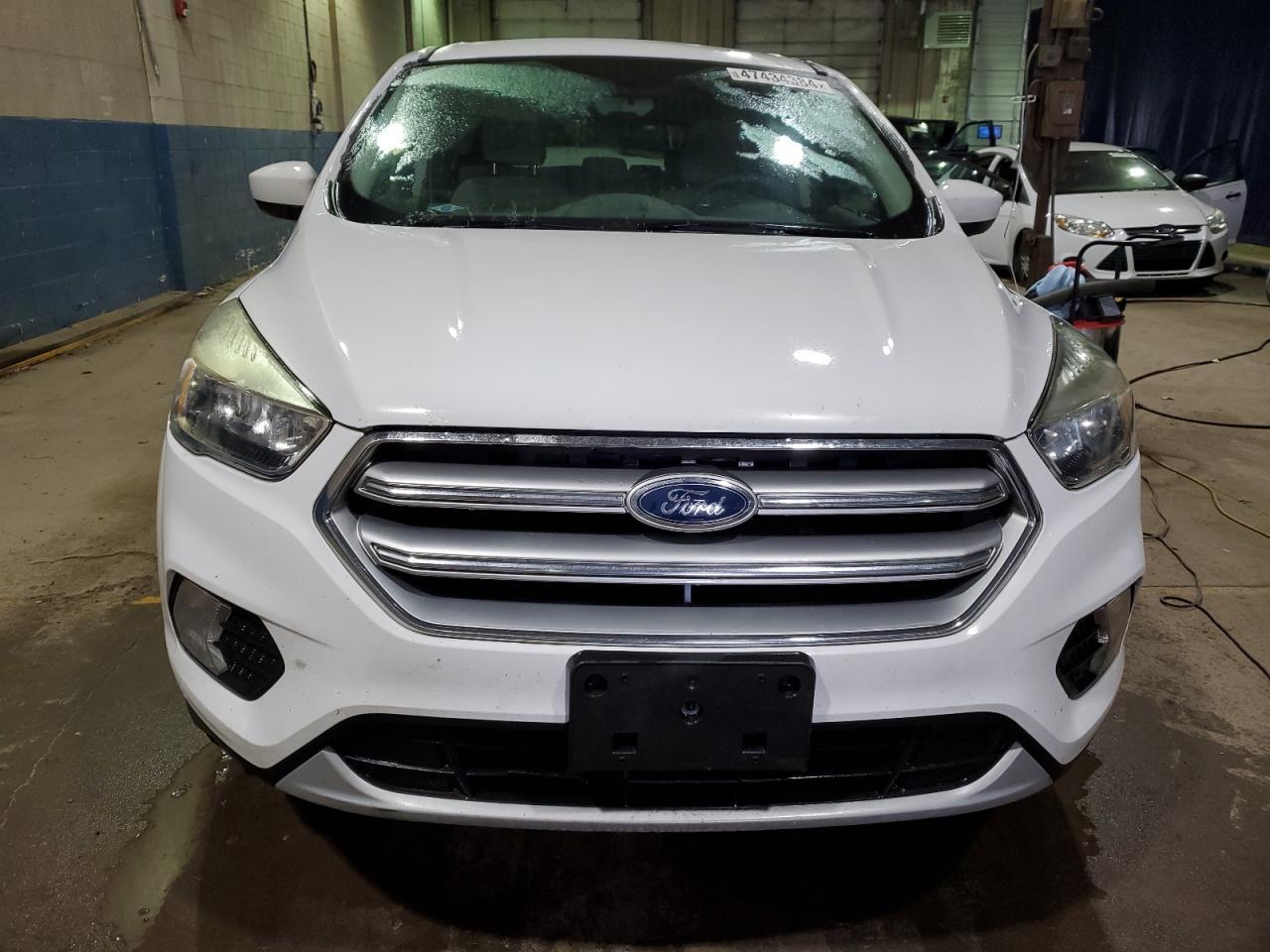 2017 FORD ESCAPE SE - Фото 5