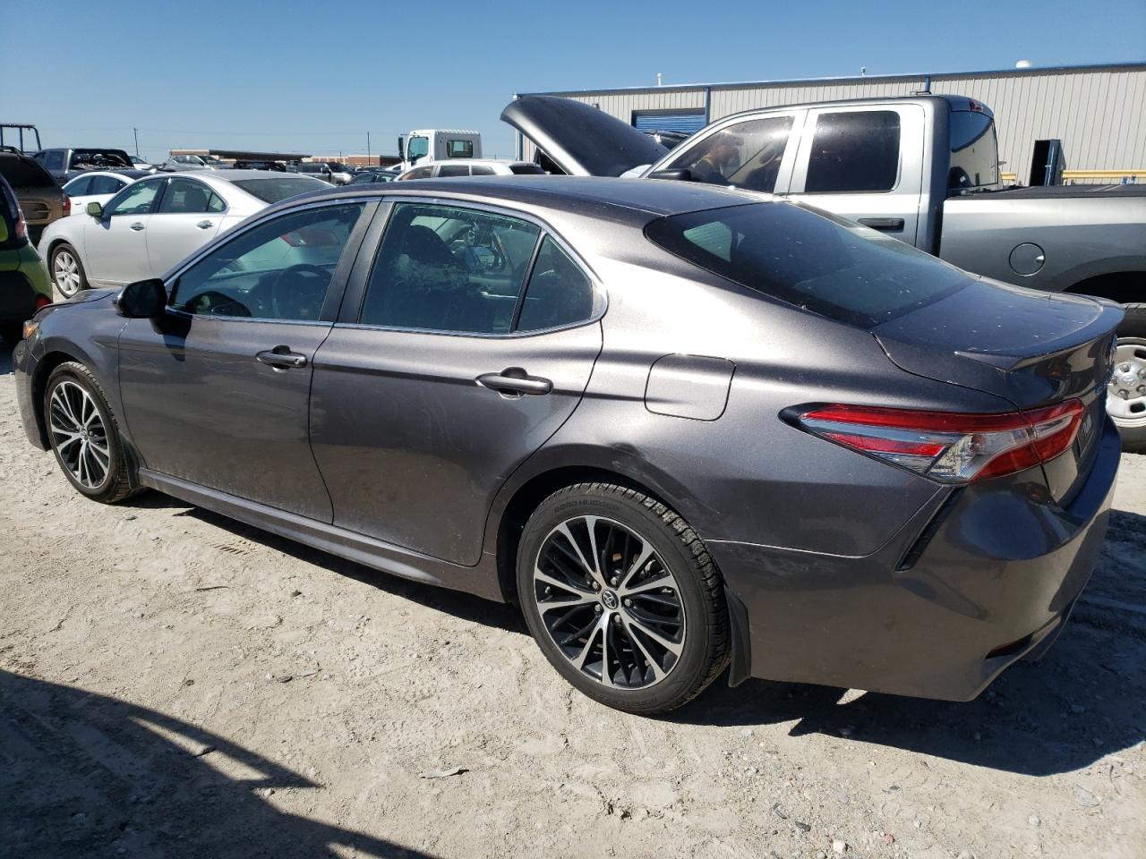 2018 TOYOTA CAMRY L - Image 2