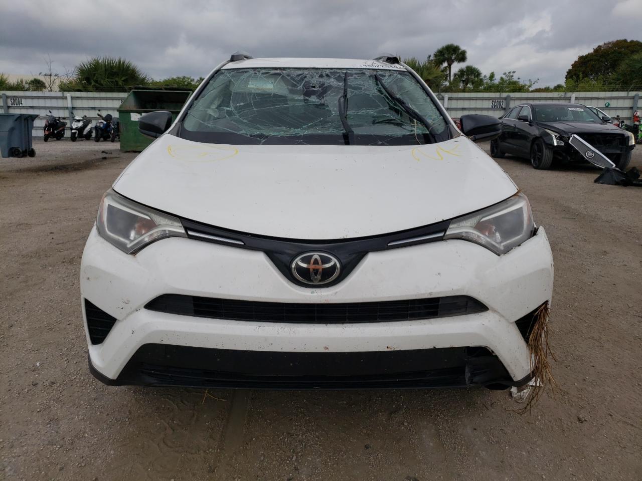 2017 TOYOTA RAV4 LE - Image 5