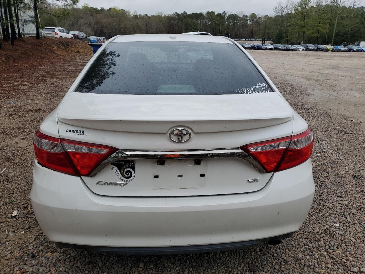 2017 TOYOTA CAMRY LE - Image 6