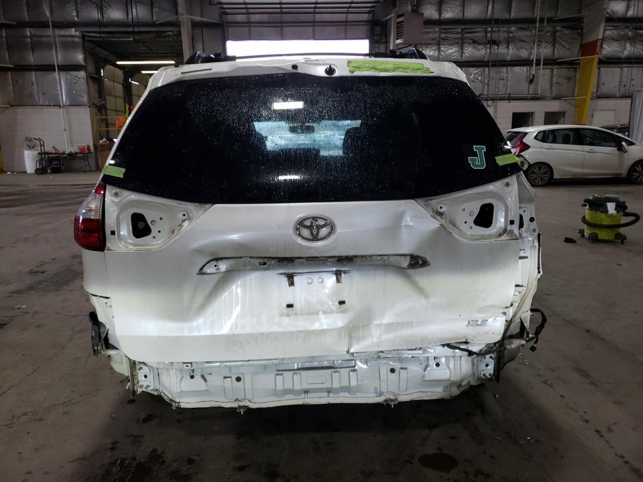 2015 TOYOTA SIENNA L F - Фото 6
