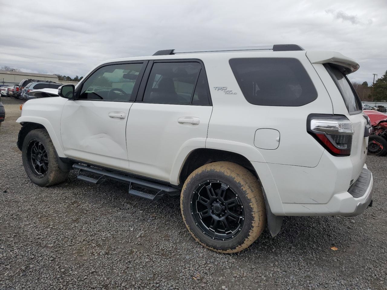 2017 TOYOTA 4RUNNER SR - Фото 2