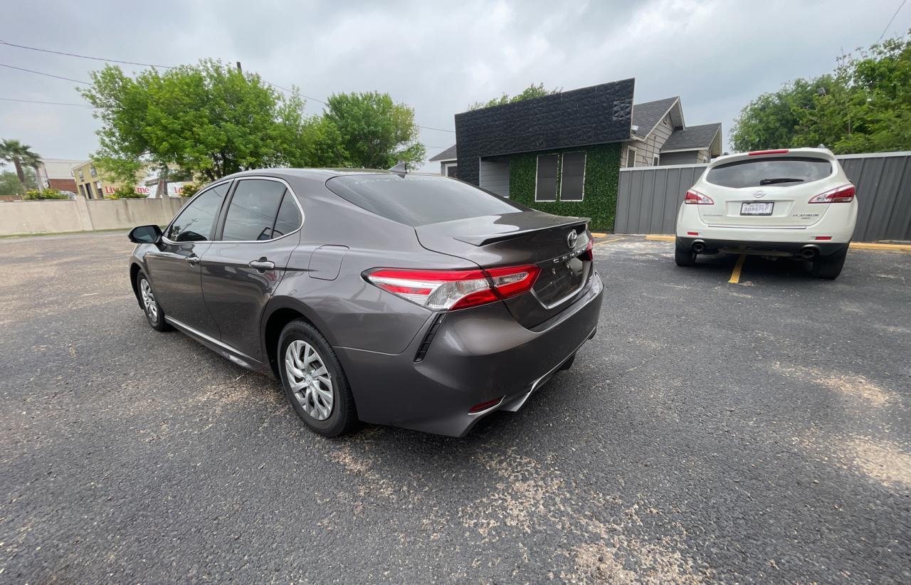 2020 TOYOTA CAMRY SE - Image 3