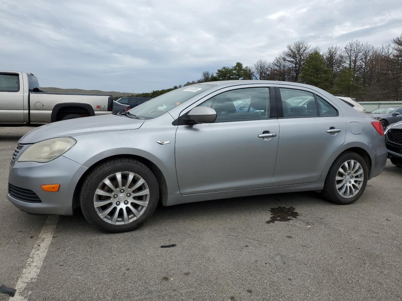 2013 SUZUKI KIZASHI SE