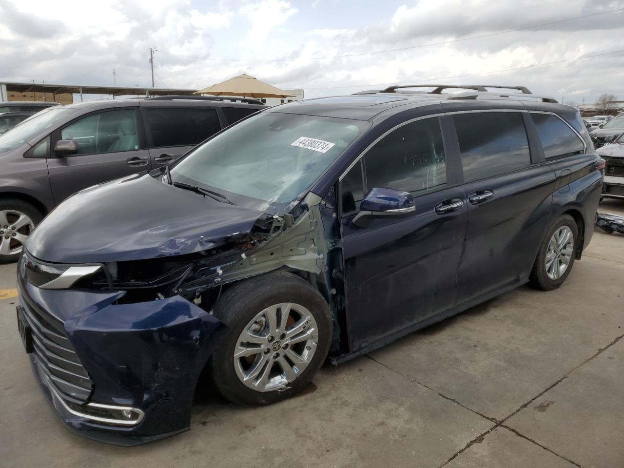 2022 TOYOTA SIENNA LIM car image