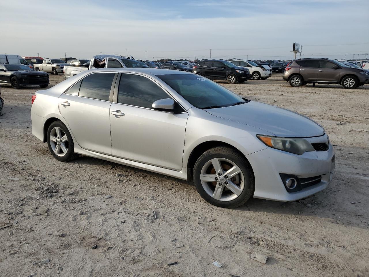 2013 TOYOTA CAMRY L - Фото 4