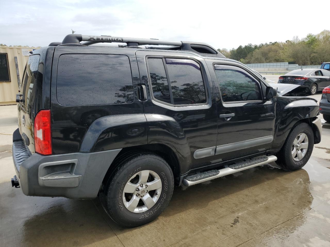2013 NISSAN XTERRA X - Фото 3
