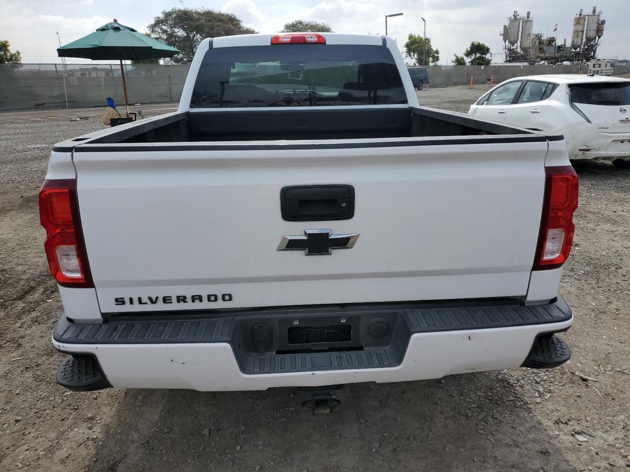 2017 CHEVROLET SILVERADO - Image 6