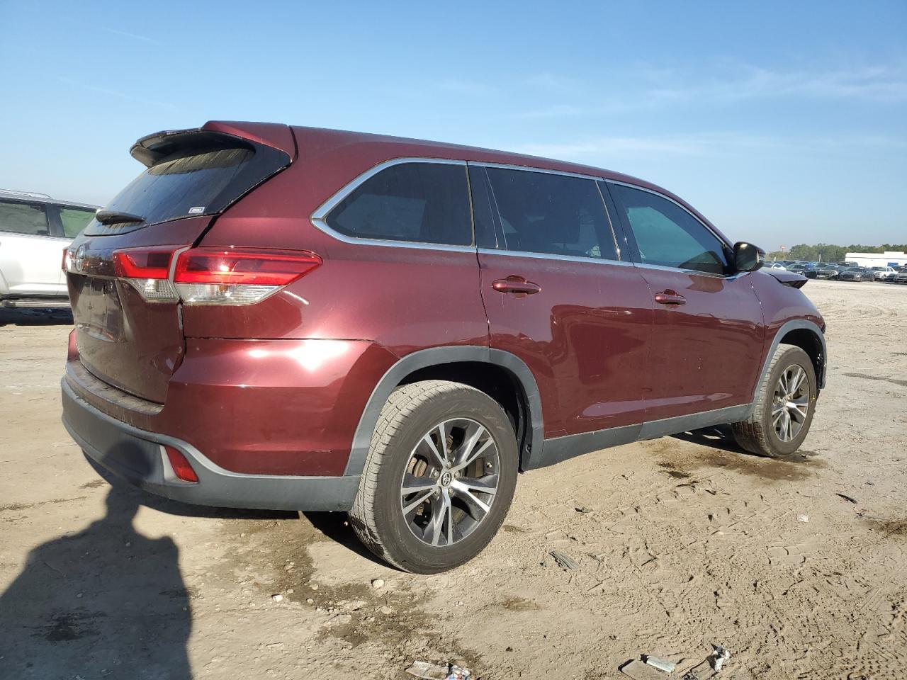 2019 TOYOTA HIGHLANDER - Фото 3