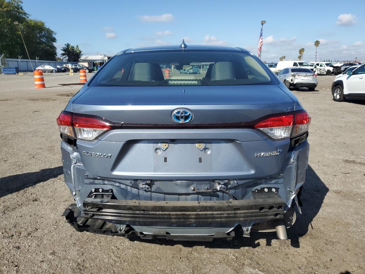 2021 TOYOTA COROLLA LE - Фото 6