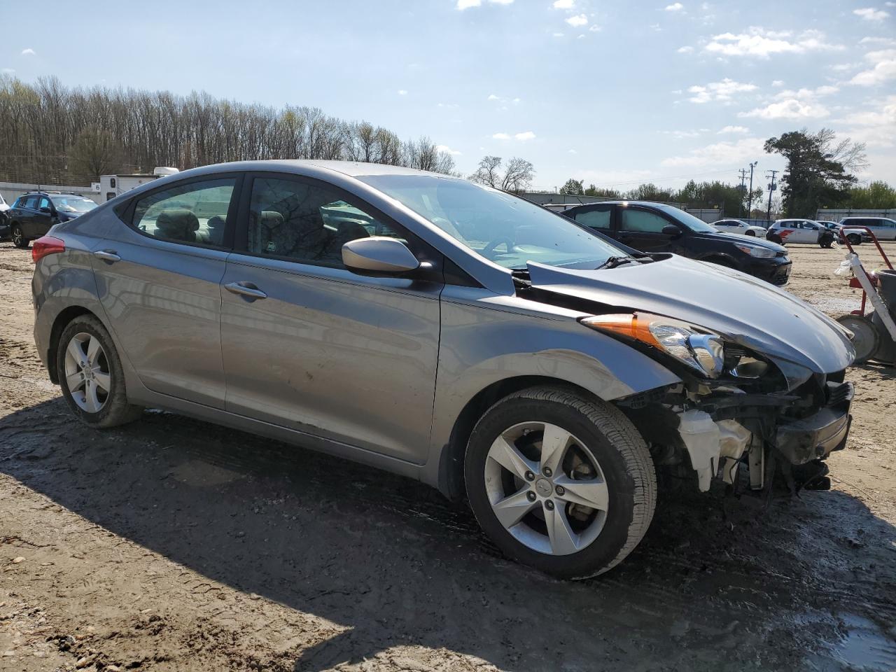 2013 HYUNDAI ELANTRA GL - Image 4