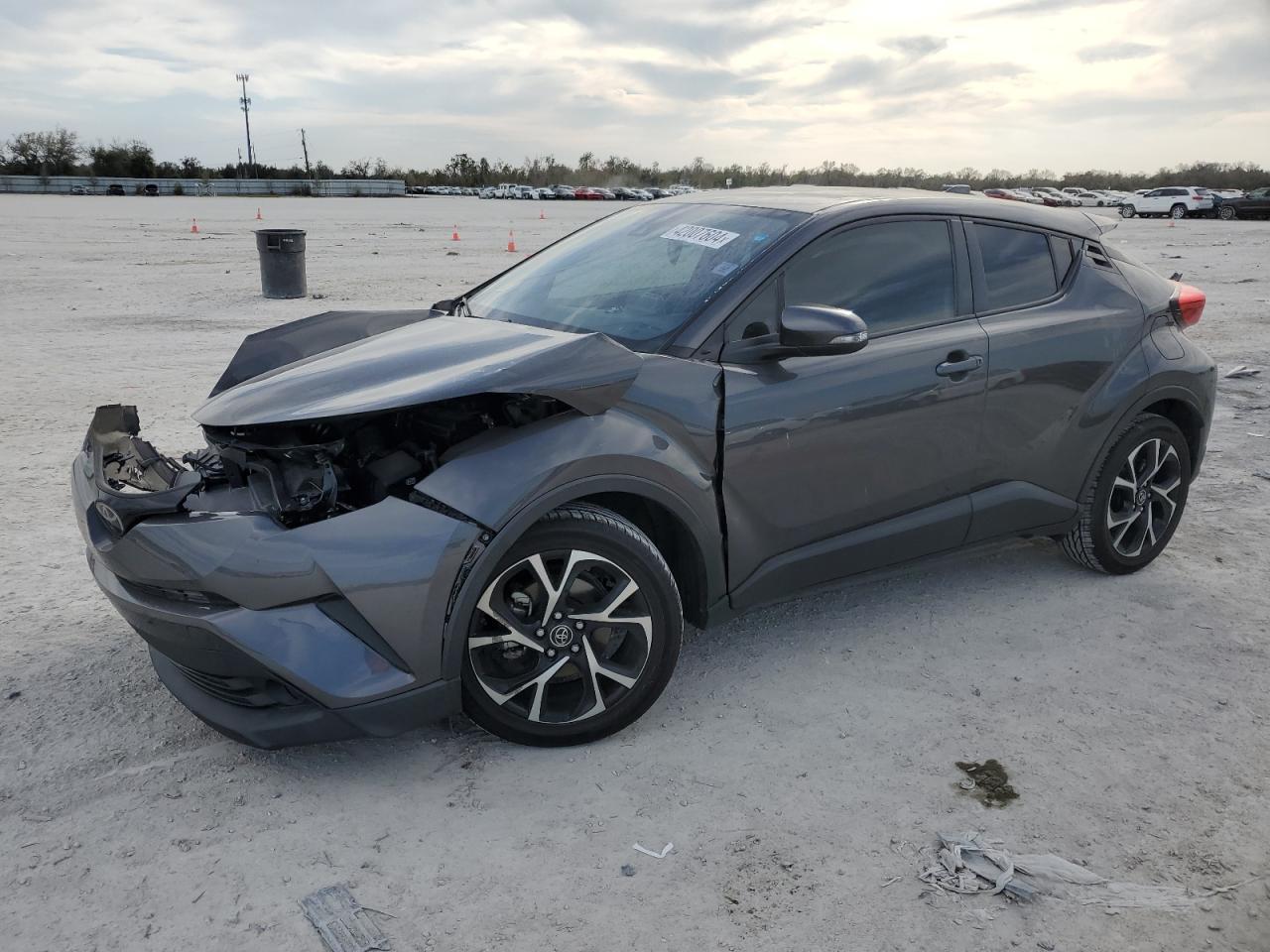 2019 TOYOTA C-HR XLE car image