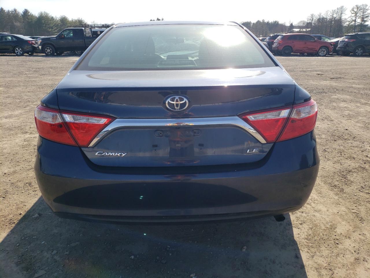 2017 TOYOTA CAMRY LE - Фото 6
