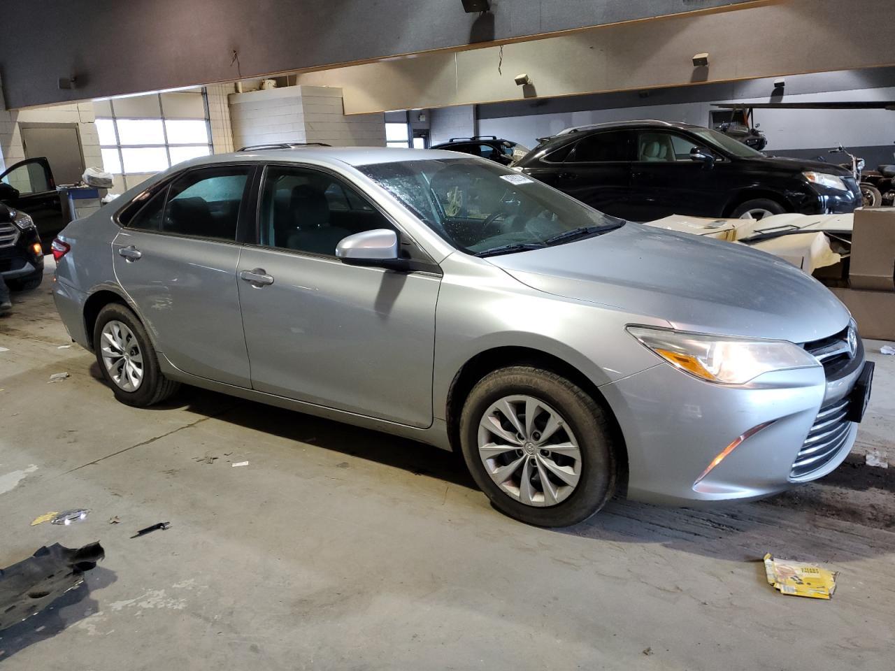 2016 TOYOTA CAMRY LE - Фото 4