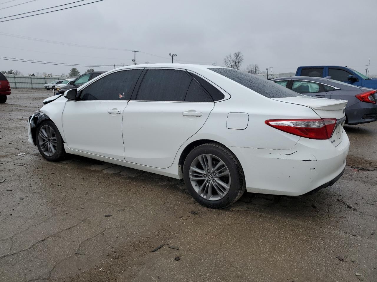 2016 TOYOTA CAMRY LE - Фото 2