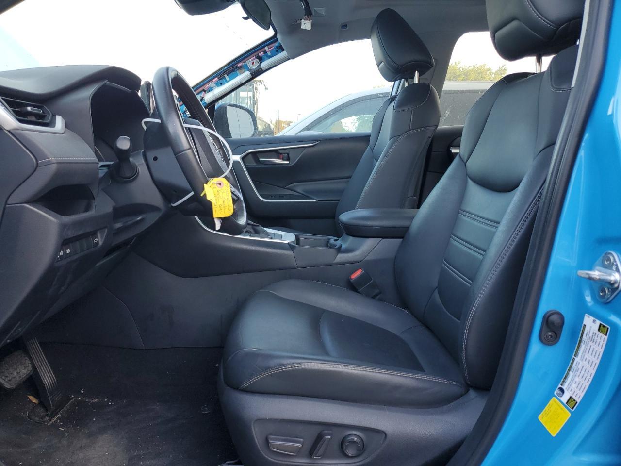 2019 TOYOTA RAV4 XLE P - Фото 7
